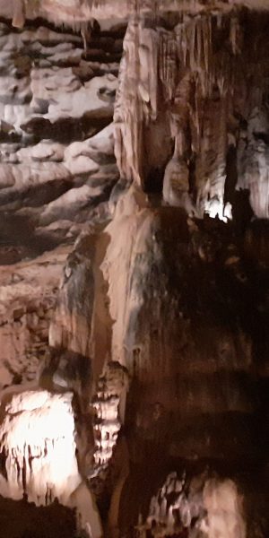 stalagmite grotte de saint marcel